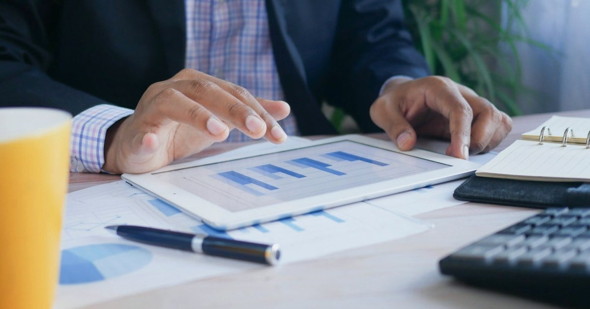 What Landlords Actually Read in a Portfolio Report | Locale